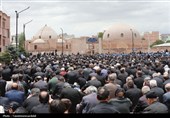 اردبیلِ سربلند؛ نماز ظهر عاشورا با شکوه‌تر از همیشه در دارالارشاد و دارالعباس