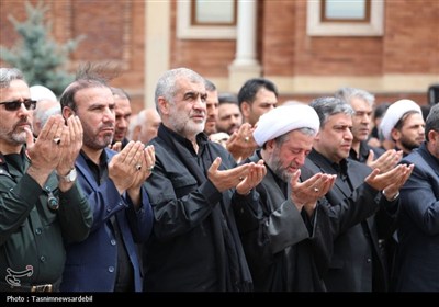 اردبیلِ سربلند؛ نماز ظهر عاشورا با شکوه‌تر از همیشه در دارالارشاد و دارالعباس