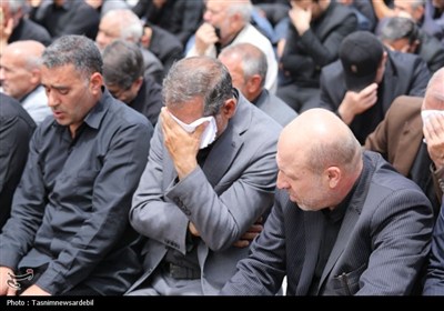 اردبیلِ سربلند؛ نماز ظهر عاشورا با شکوه‌تر از همیشه در دارالارشاد و دارالعباس
