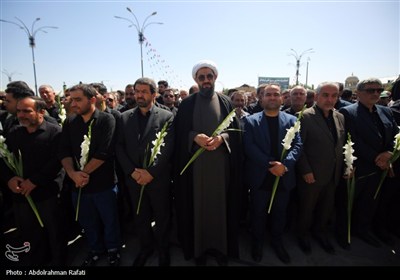 مراسم تشییع پیکر سرباز وظیفه شهید عباس حیدری در همدان