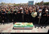 مراسم تشییع پیکر سرباز وظیفه شهید عباس حیدری در همدان