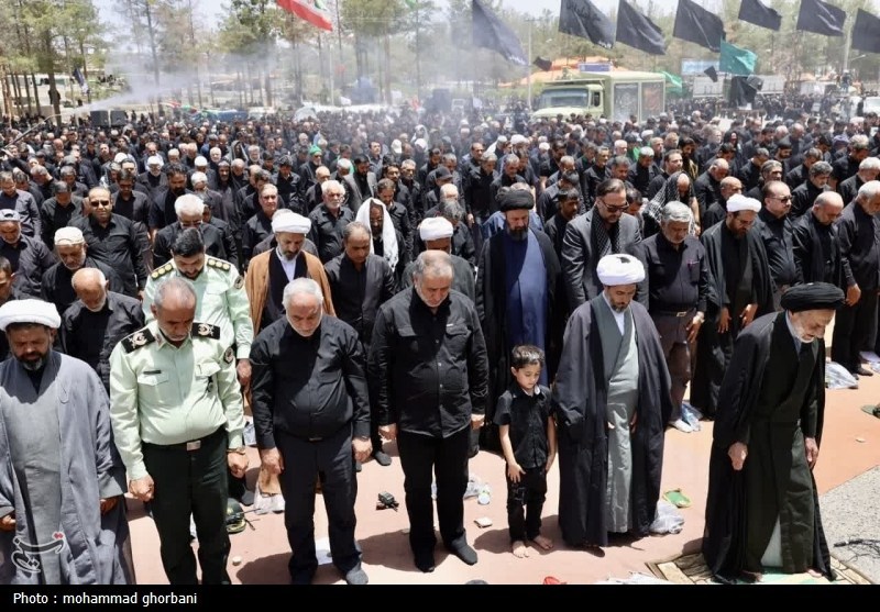 اقامه باشکوه نماز ظهر عاشورا در بیرجند؛ تجدیدعهد با مکتب سیدالشهدا(ع)