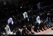 اقامه باشکوه نماز ظهر عاشورا در حرم حضرت معصومه(س)