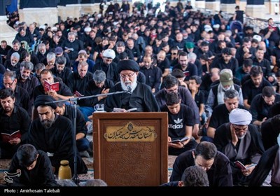 قرائت زیارت ناحیه مقدسه در مسجد جمکران
