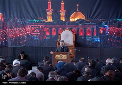 قرائت زیارت ناحیه مقدسه در مسجد جمکران