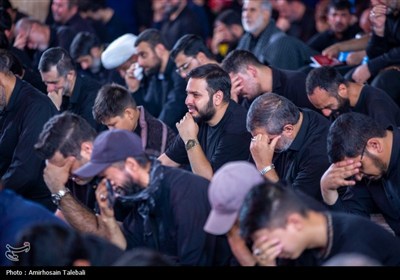 قرائت زیارت ناحیه مقدسه در مسجد جمکران