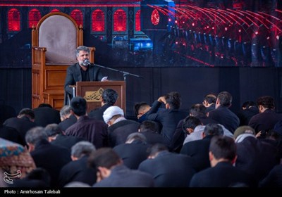 قرائت زیارت ناحیه مقدسه در مسجد جمکران