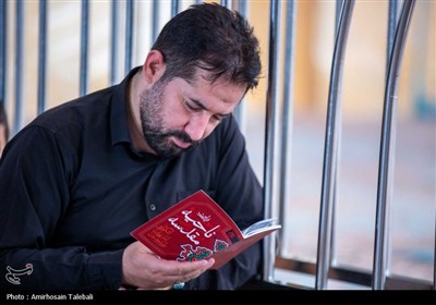 قرائت زیارت ناحیه مقدسه در مسجد جمکران