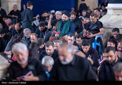 قرائت زیارت ناحیه مقدسه در مسجد جمکران