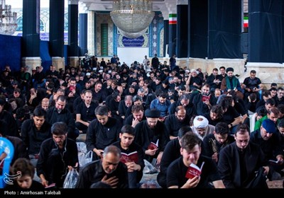 قرائت زیارت ناحیه مقدسه در مسجد جمکران