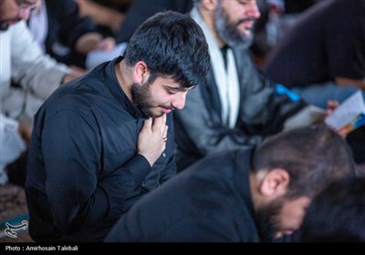 قرائت زیارت ناحیه مقدسه در مسجد جمکران