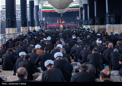قرائت زیارت ناحیه مقدسه در مسجد جمکران