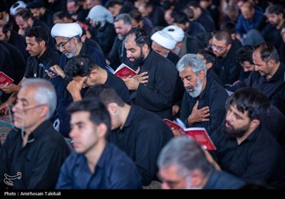 قرائت زیارت ناحیه مقدسه در مسجد جمکران