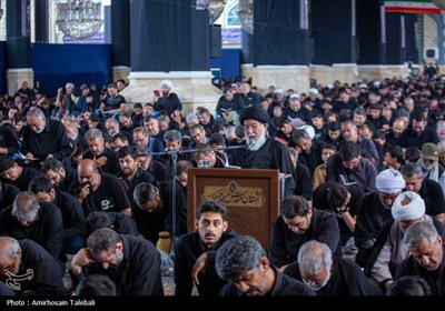 قرائت زیارت ناحیه مقدسه در مسجد جمکران