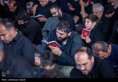 قرائت زیارت ناحیه مقدسه در مسجد جمکران