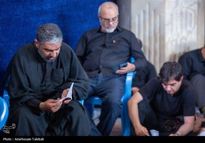 قرائت زیارت ناحیه مقدسه در مسجد جمکران