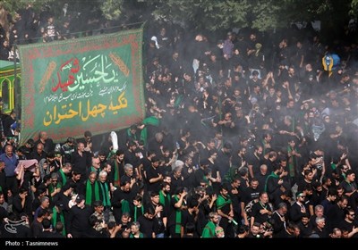 عزاداری و هروله عزاداران قمی در عصر روز عاشورا