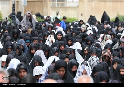 اردبیلِ سربلند؛ نماز ظهر عاشورا با شکوه‌تر از همیشه در دارالارشاد و دارالعباس