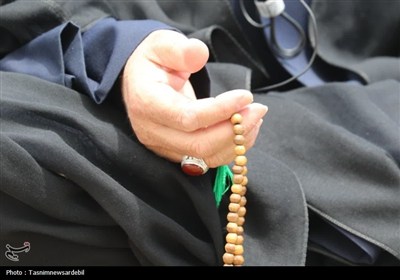 اردبیلِ سربلند؛ نماز ظهر عاشورا با شکوه‌تر از همیشه در دارالارشاد و دارالعباس