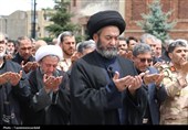 اردبیلِ سربلند؛ نماز ظهر عاشورا با شکوه‌تر از همیشه در دارالارشاد و دارالعباس
