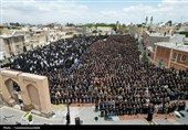 اردبیلِ سربلند؛ نماز ظهر عاشورا با شکوه‌تر از همیشه در دارالارشاد و دارالعباس