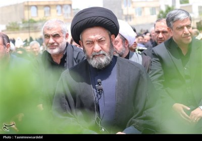 اردبیلِ سربلند؛ نماز ظهر عاشورا با شکوه‌تر از همیشه در دارالارشاد و دارالعباس