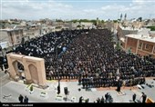 اردبیلِ سربلند؛ نماز ظهر عاشورا با شکوه‌تر از همیشه در دارالارشاد و دارالعباس