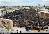 اردبیلِ سربلند؛ نماز ظهر عاشورا با شکوه‌تر از همیشه در دارالارشاد و دارالعباس