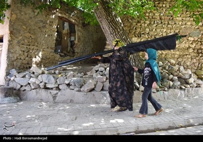 زنان قره‌داغ پای کار عزای امام حسین (ع)
