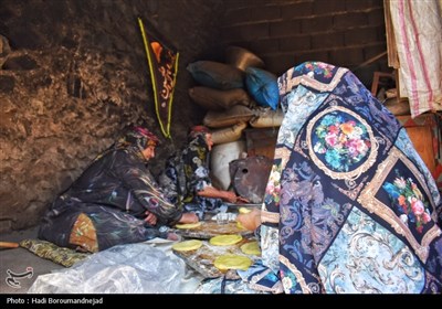 زنان قره‌داغ پای کار عزای امام حسین (ع)