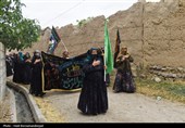 زنان قره‌داغ پای کار عزای امام حسین (ع)
