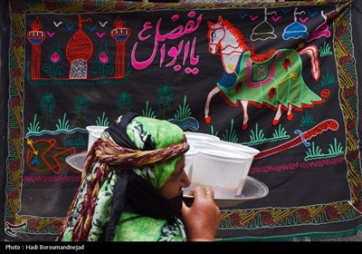 زنان قره‌داغ پای کار عزای امام حسین (ع)