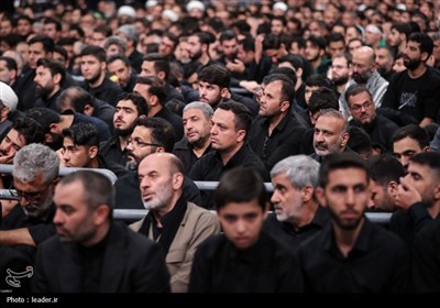 مراسم عزاداری شام غریبان حسینی (ع) در حسینیه امام خمینی