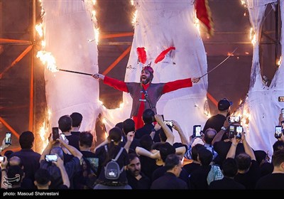 خیمه سوزان عصر عاشورا در میدان امام حسین (ع)