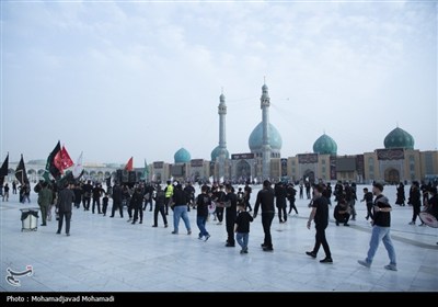 حال و هوای مسجد جمکران در عصر عاشورا