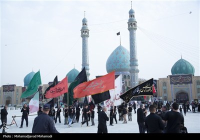 حال و هوای مسجد جمکران در عصر عاشورا