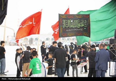 حال و هوای مسجد جمکران در عصر عاشورا