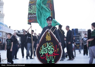 حال و هوای مسجد جمکران در عصر عاشورا