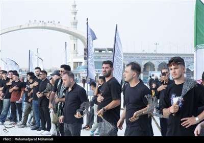 حال و هوای مسجد جمکران در عصر عاشورا