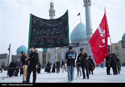 حال و هوای مسجد جمکران در عصر عاشورا