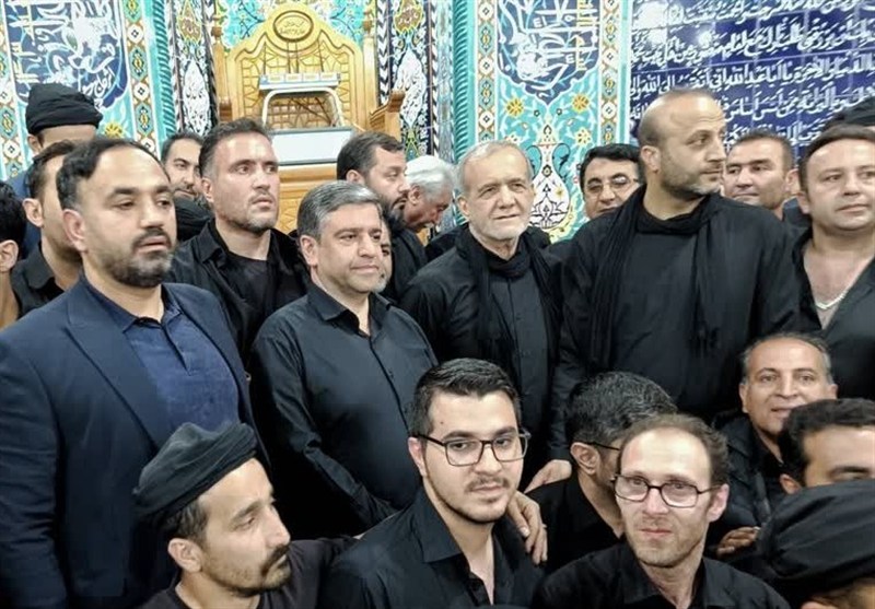 رئیس جمهور در جمع عزاداران اردبیلی حاضر شد