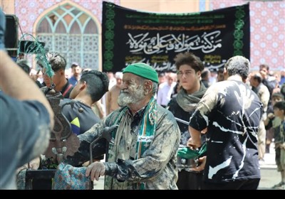 برگزاری نماز ظهر عاشورا در لرستان