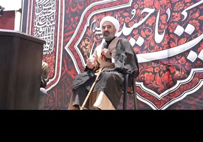 برگزاری نماز ظهر عاشورا در لرستان