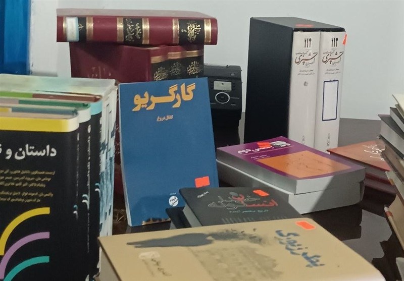 کتاب‌هایی برای قلب‌ها؛ فروش آثار نفیس به نفع آسیب‌دیدگان جامعه در انزلی