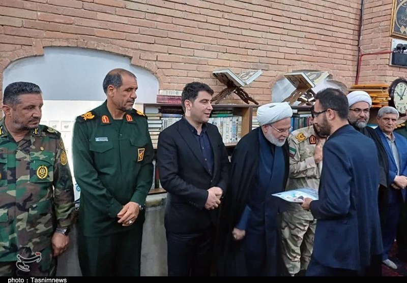 تجلیل از خانوادههای شهدای کردستان در تجاوز رژیم صهیونیستی+تصاویر