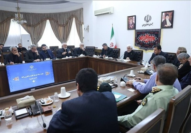 تاکید عارف بر تدوین یک برنامه جدی کوتاه مدت در حوزه امنیت سایبری