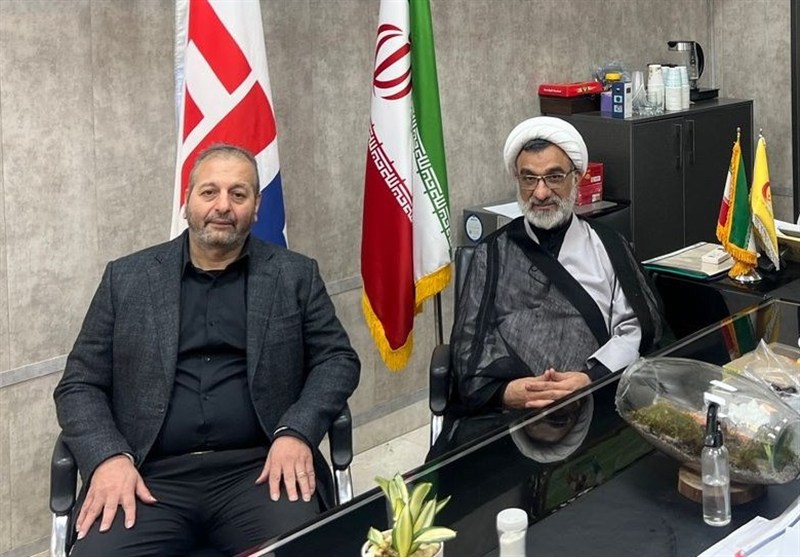 بازدید دبیر شورای عالی انقلاب فرهنگی از فدراسیون هاکی
