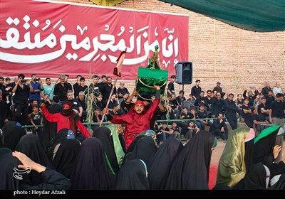 بازسازی واقعه عاشورا در ده‌زیار کرمان