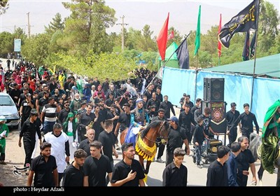 بازسازی واقعه عاشورا در ده‌زیار کرمان