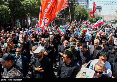 تشییع پیکر مطهر سه شهید در مشهد